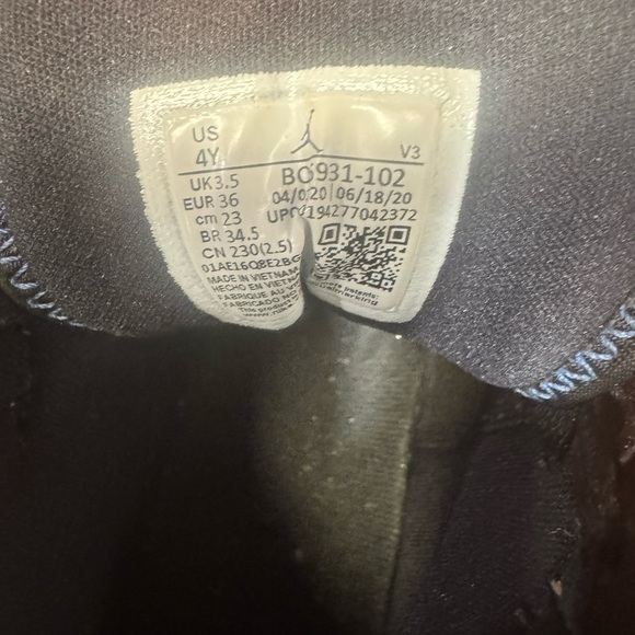 Jordan Men's Black, White, and Blue Sneakers - Picture 6 of 13